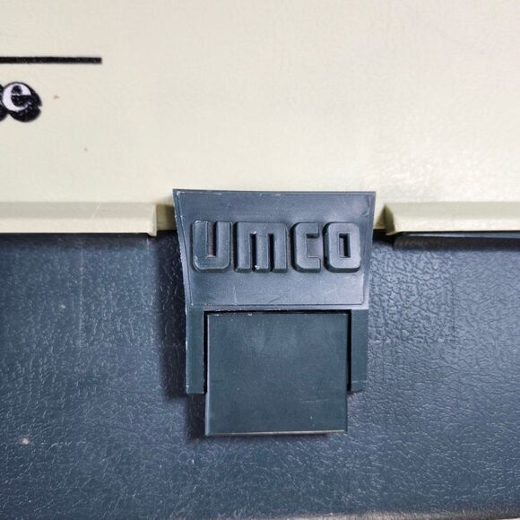 Vintage UMCO 1703 Guide’s Choice Tackle Box 3-Tray Hard Shell 16.5” Large Green - Picture 9 of 12